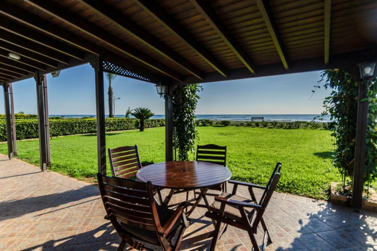 Blue Bay Beach House Larnaca Exterior photo